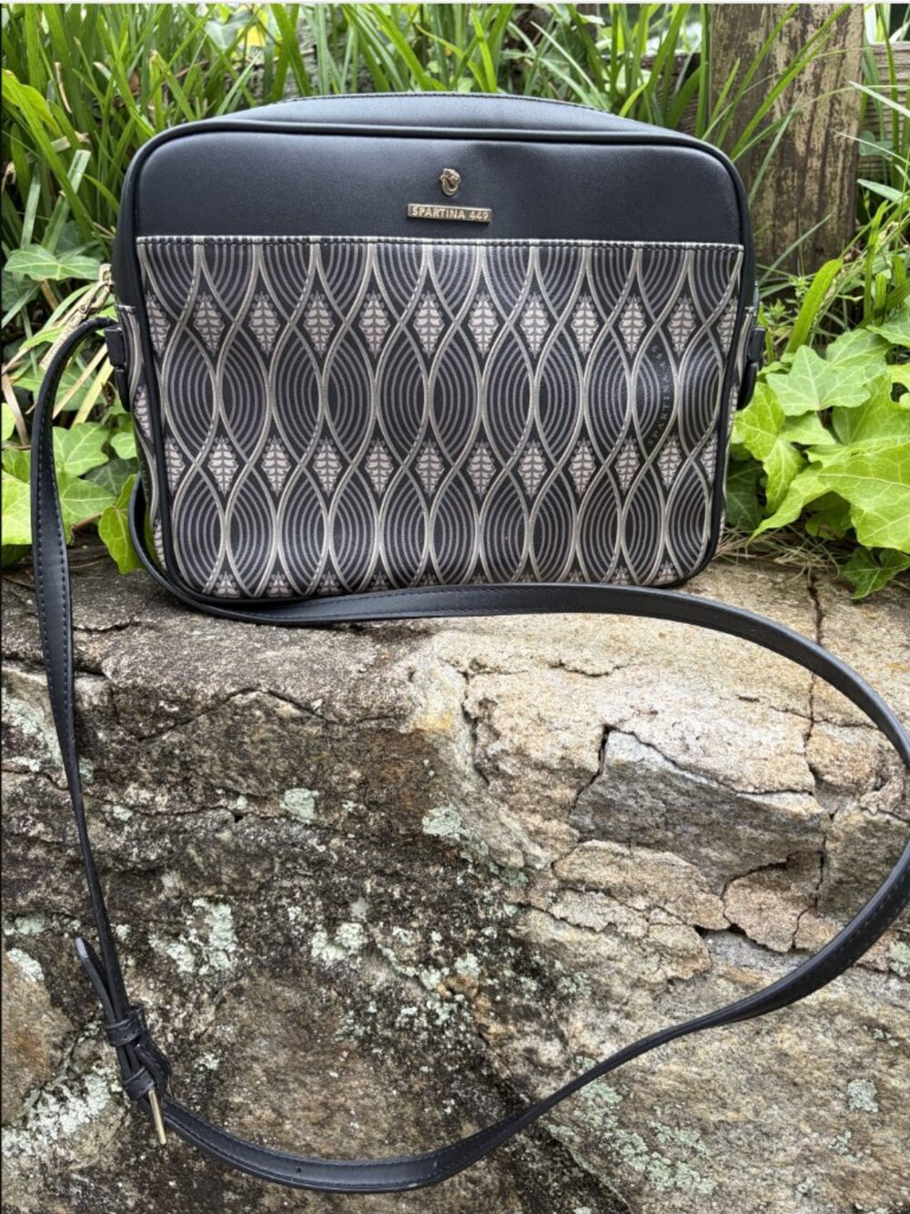 Spartina 449 Retreat Cleo Crossbody Bag Pearl Diver Black Print Leather Purse